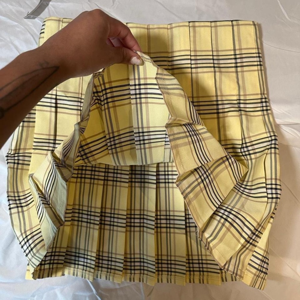 yellow plaid pleated skirt - Picture 4 of 4